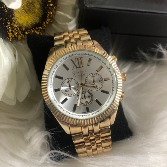 NEW - Classic Gold Watch - Picture 2 of 15